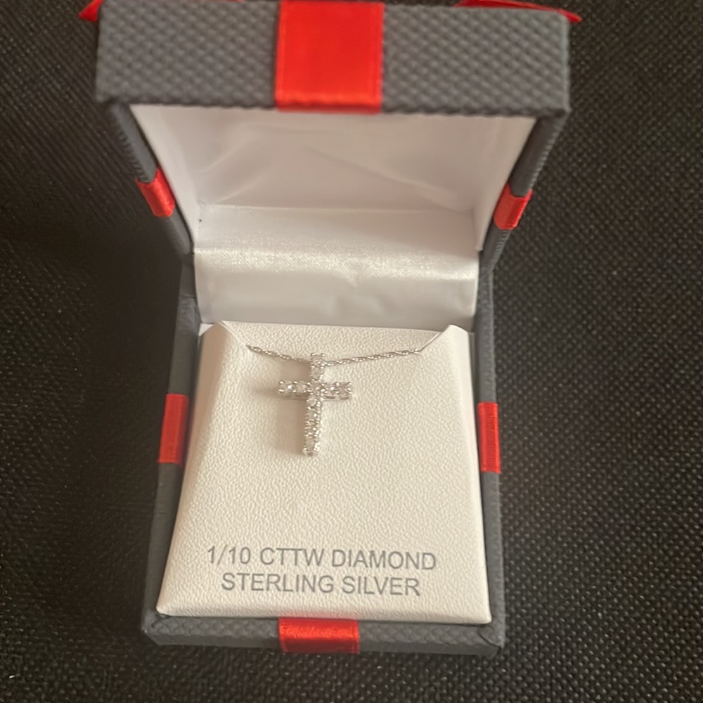 Diamond Pendant Cross - Picture 3 of 3